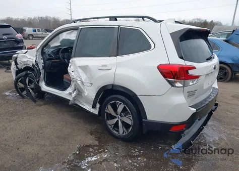 2021 Subaru Forester Touring z USA, uszkodzony, nr VIN JF2SKAXC7MH494469